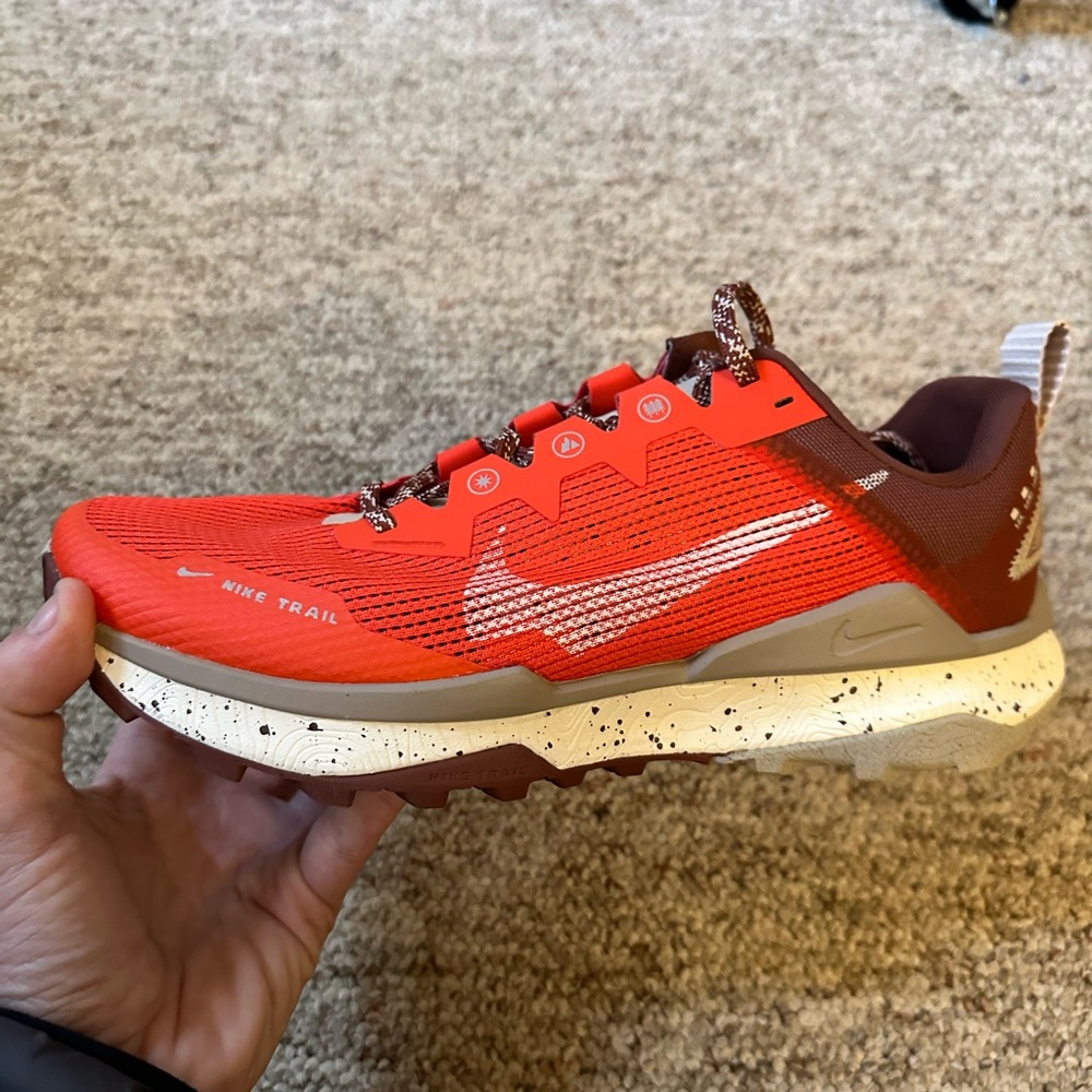 Nike Wildhorse 8 'Picante Red Dark Pony' brand new never worn